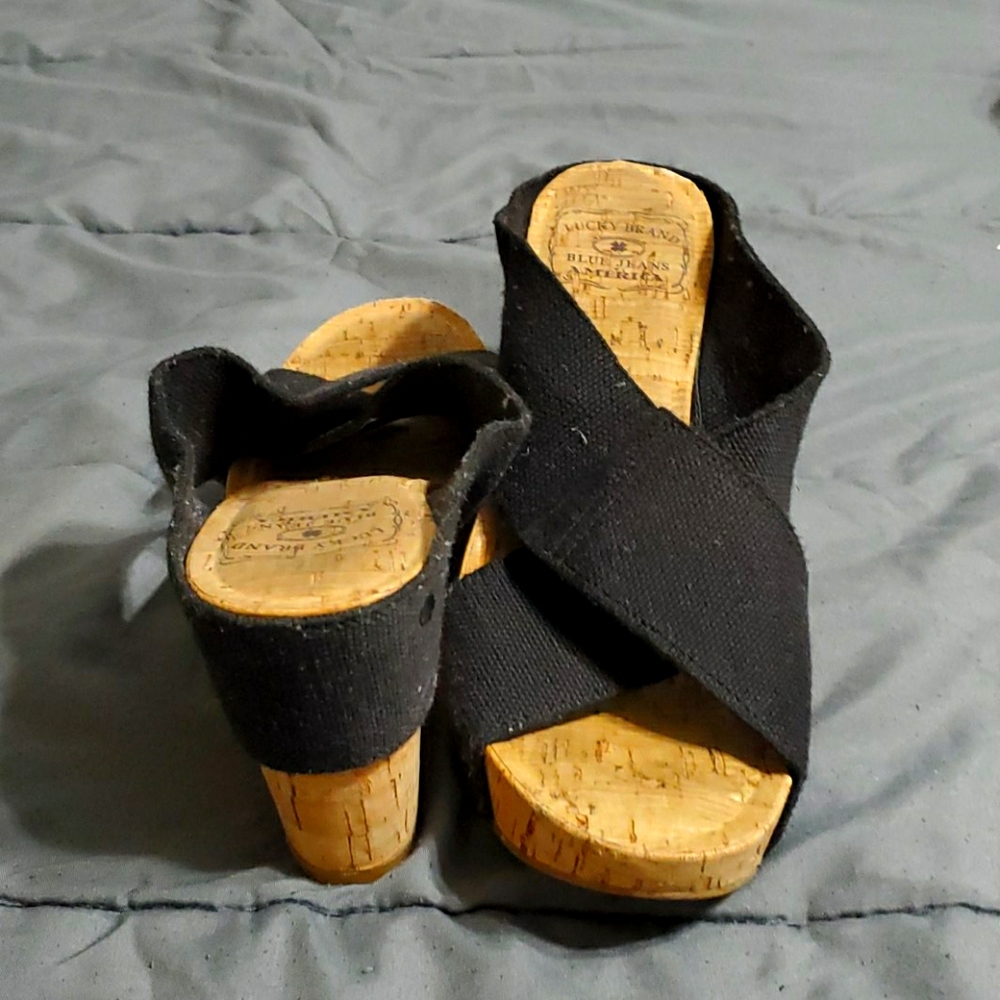 Lucky wedges